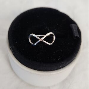 Antique Hammered Silver Infinity Ring